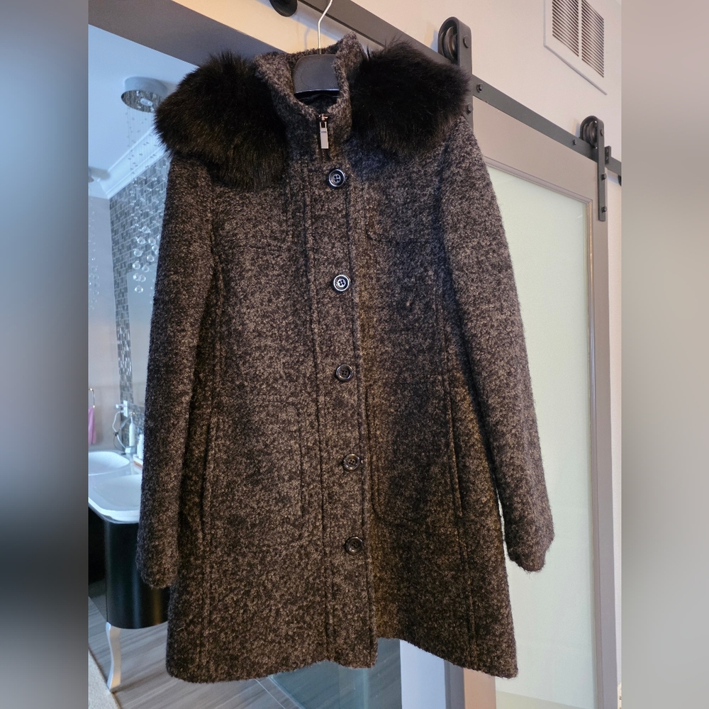 Portrait Women's Size 6 Wool Blend Coat With Faux Fur Hood